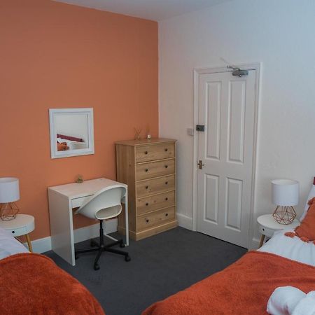 The Private Villa, Northampton Centre, 9 Beds, 5 Bedrooms, Sleeps 12 מראה חיצוני תמונה