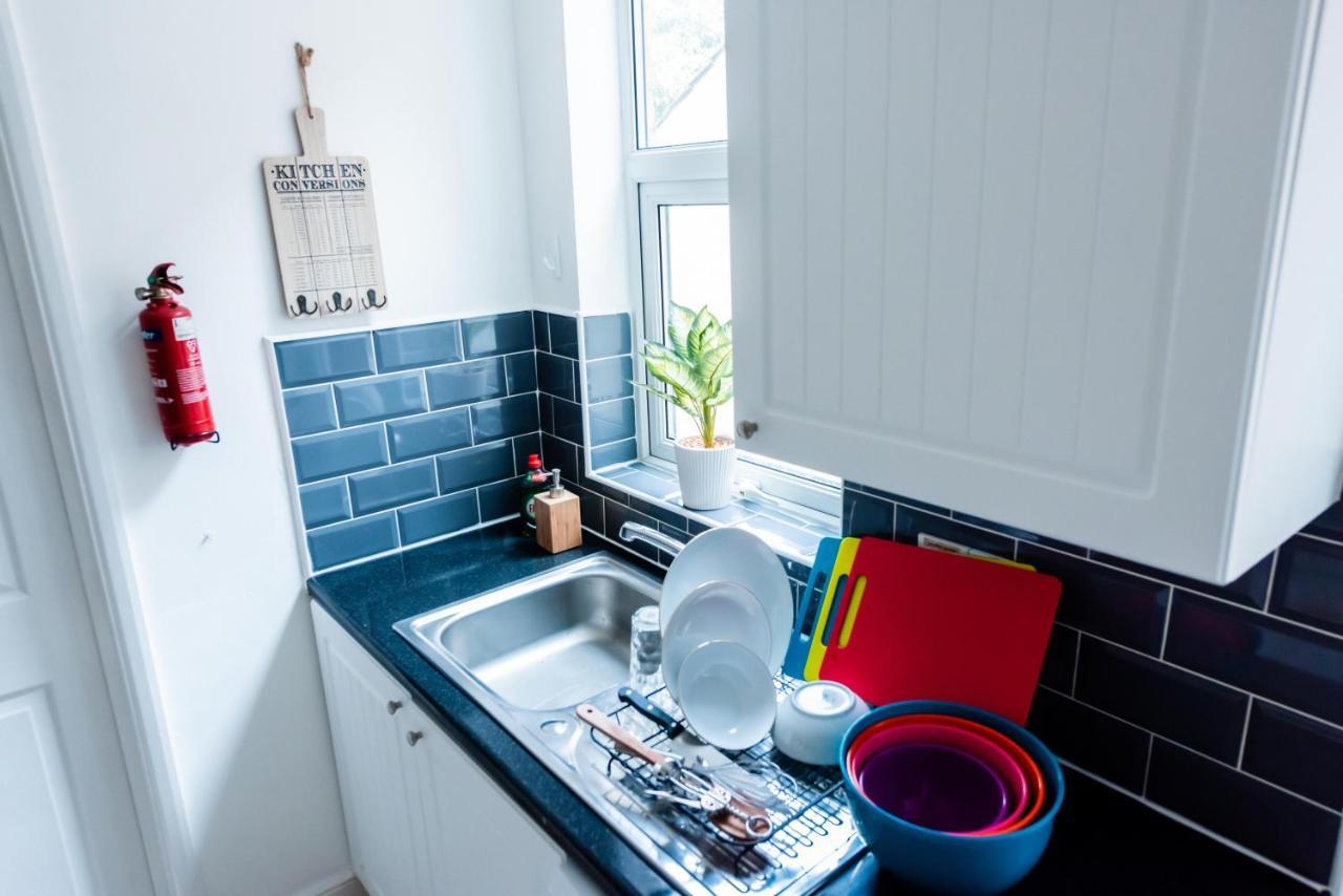The Private Villa, Northampton Centre, 9 Beds, 5 Bedrooms, Sleeps 12 מראה חיצוני תמונה