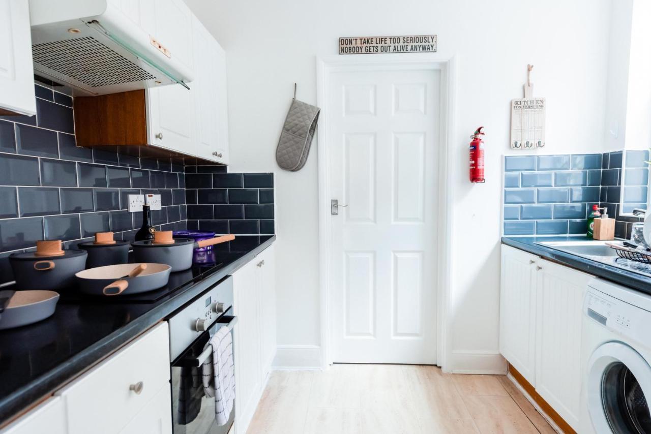 The Private Villa, Northampton Centre, 9 Beds, 5 Bedrooms, Sleeps 12 מראה חיצוני תמונה