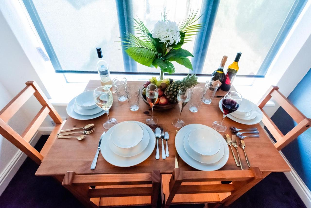 The Private Villa, Northampton Centre, 9 Beds, 5 Bedrooms, Sleeps 12 מראה חיצוני תמונה