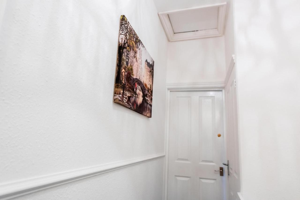 The Private Villa, Northampton Centre, 9 Beds, 5 Bedrooms, Sleeps 12 מראה חיצוני תמונה
