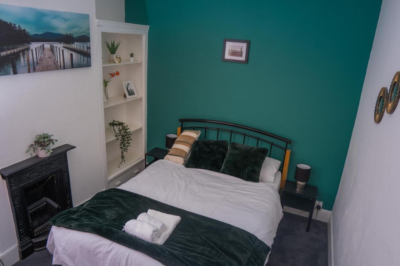 The Private Villa, Northampton Centre, 9 Beds, 5 Bedrooms, Sleeps 12 מראה חיצוני תמונה
