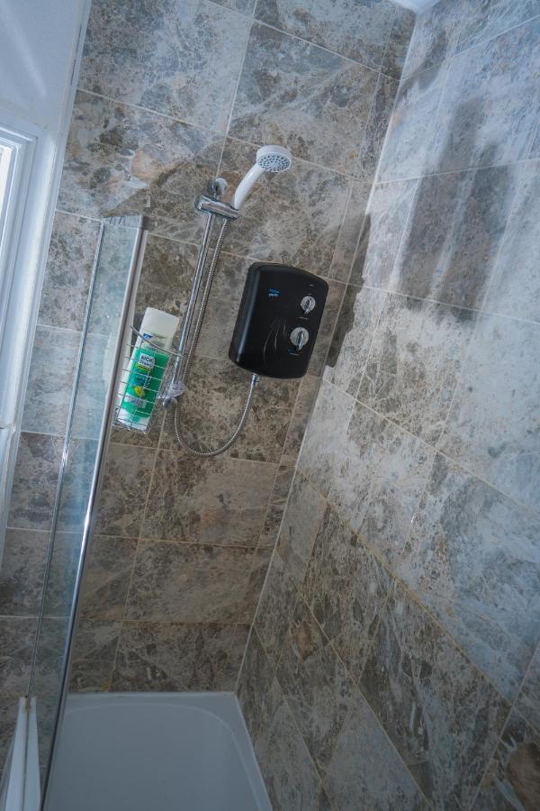 The Private Villa, Northampton Centre, 9 Beds, 5 Bedrooms, Sleeps 12 מראה חיצוני תמונה